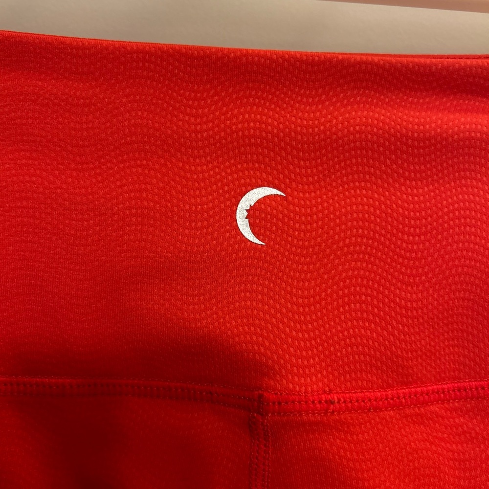 Like New Zyia Active Ascend Red Subtle Pattern Leggings - Picture 9 of 9